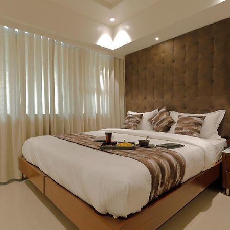 Hotel Ariana Residency Мумбаи Экстерьер фото