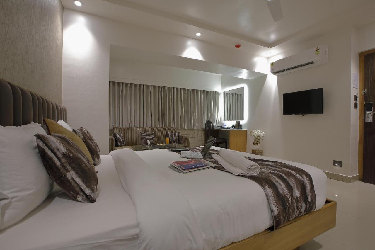 Hotel Ariana Residency Мумбаи Экстерьер фото