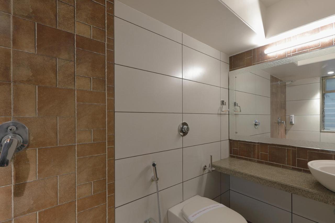 Hotel Ariana Residency Мумбаи Экстерьер фото