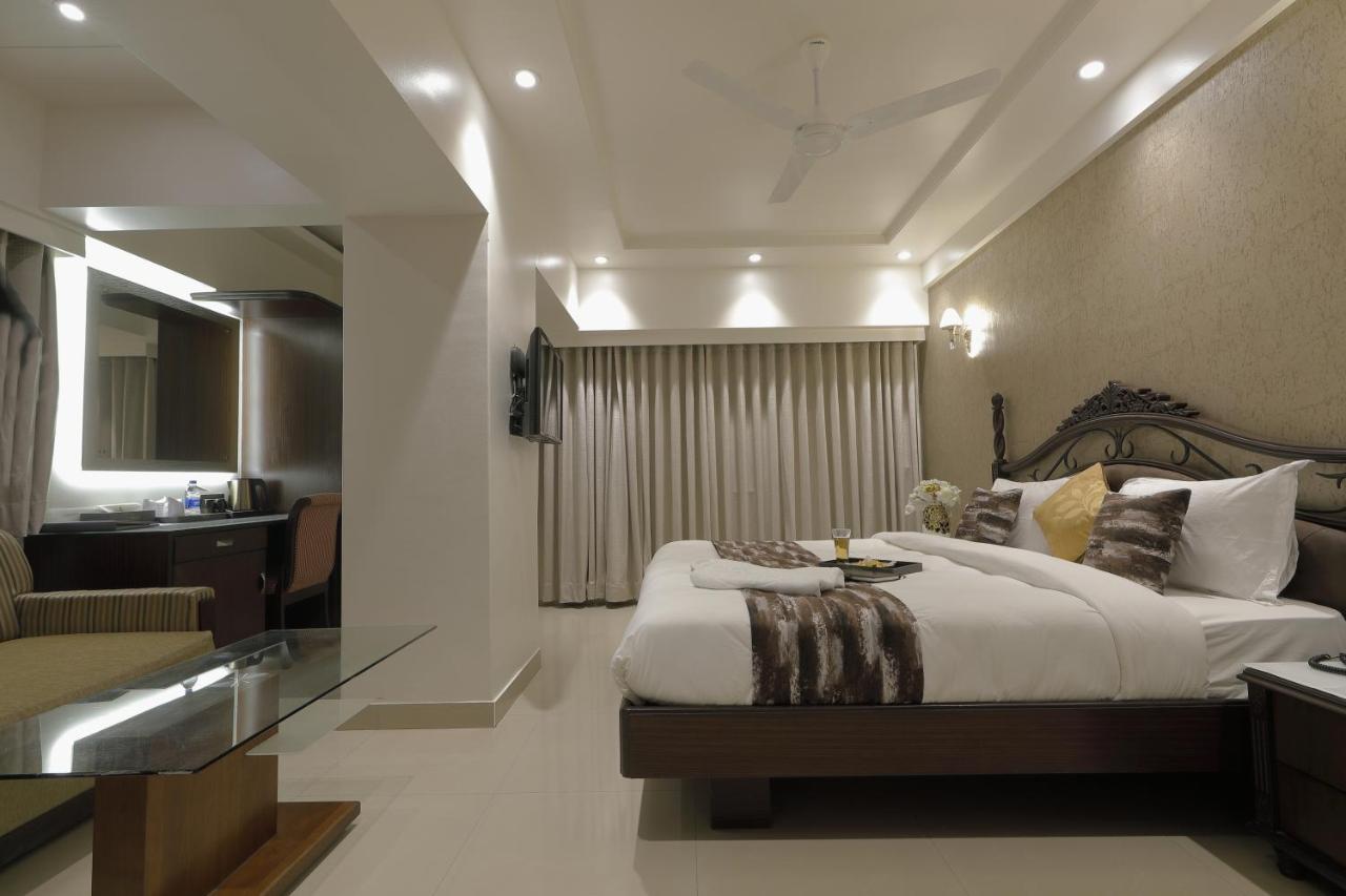 Hotel Ariana Residency Мумбаи Экстерьер фото